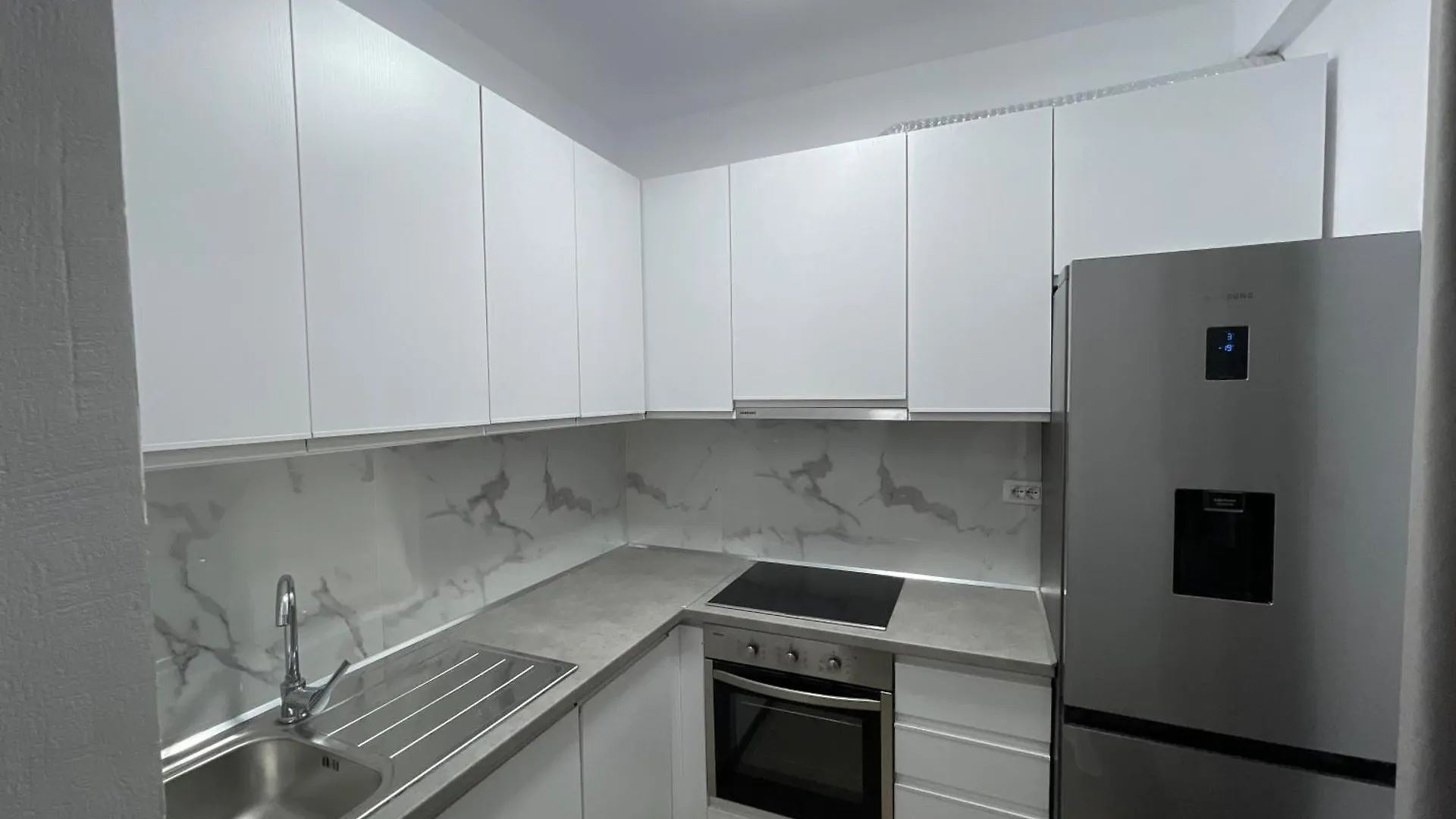 Modern Apartment In Central Vlorë